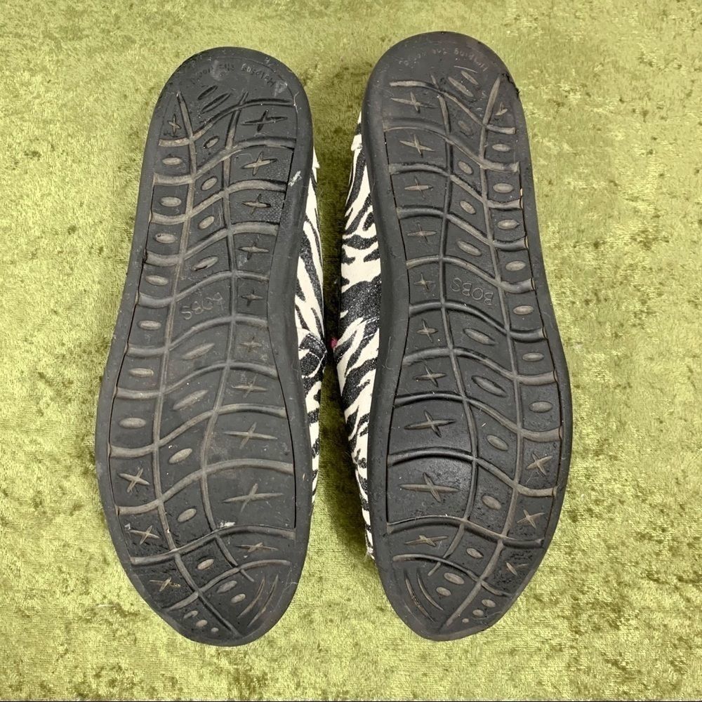 Euc Bobs Zebra Print Plush Pink Inside! Wow! - image 7